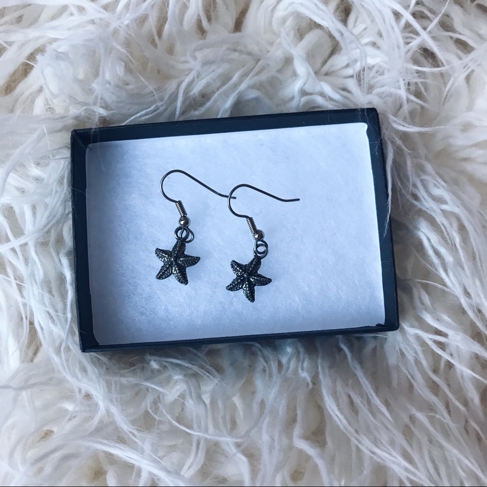 Starfish dangly earrings